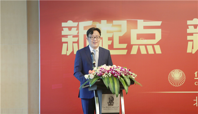 1603331091756354.jpg 2018年,張宗韜在第一次臨時股東大會上代表華農(nóng)經(jīng)營團(tuán)隊回顧華農(nóng)近三年的發(fā)展.jpg
